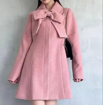 빅 리본 미디 코트