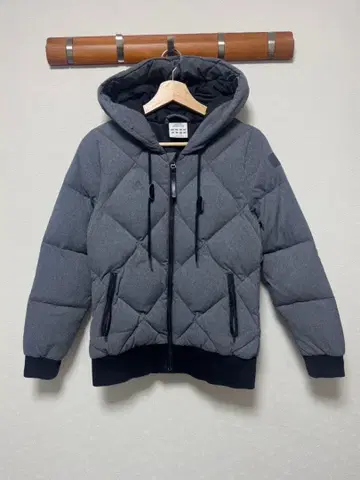 아디다스 새상품급 퀼팅 다운 자켓 다운70%