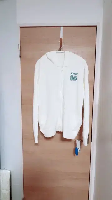 무민 후드 부착 트레이닝복 화이트