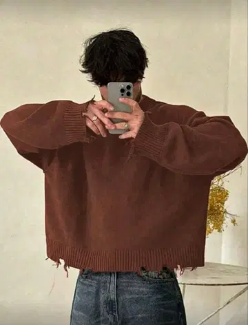 데미지 스웨터