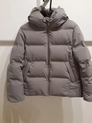 유니클로 UNIQLO 여성용 심리스 다운 자켓 그레이
