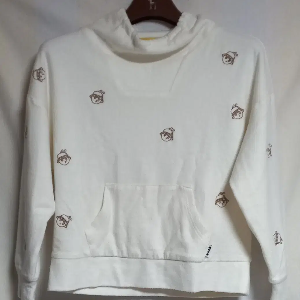 Shop W.ANGLE on Bunjang Global Site.