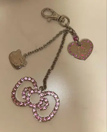 헬로키티 키링 2세트