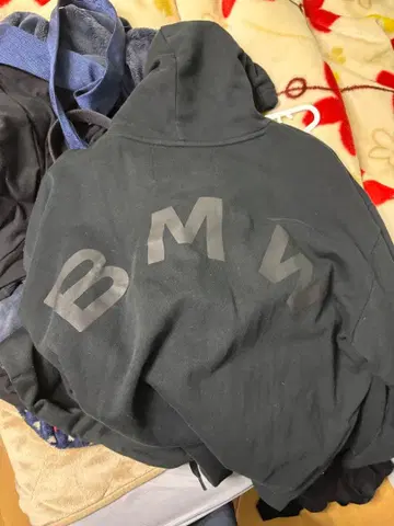 BMW 블랙 후드티 S 사이즈