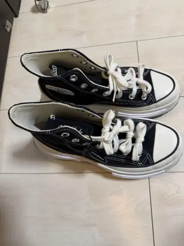 컨버스 블랙 하이컷 스니커즈