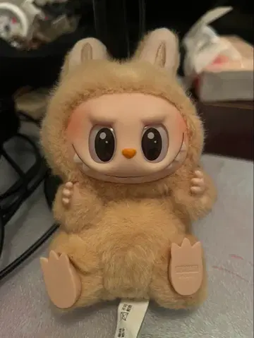 새상품 라부부 정품 색상 베이지