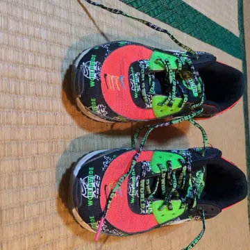 에어 맥스 스타일 네온 핑크 스니커즈