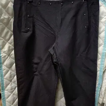 [ 새상품 장기 보관품 ] 고르쥬 블랙 스터드 슬랙스 미사용 택 포함