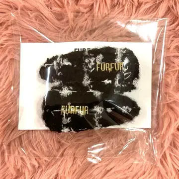 FUR FUR 퍼퍼 트위드 로고 헤어 클립 헤어핀