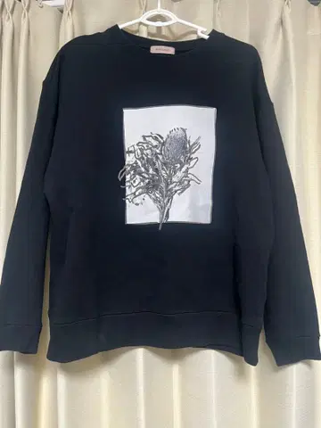 BEAMS 플라워 사진 맨투맨