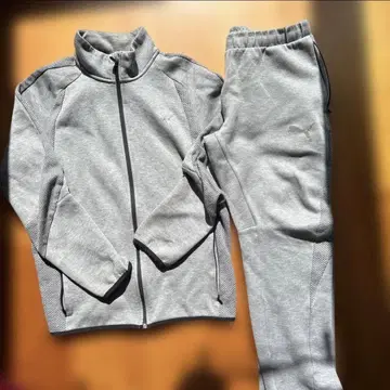 [ 새상품급 ] 푸마 맨투맨 상하의