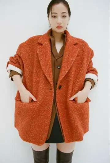 스즈 히로세 x 클레인 믹스 컬러 오버 코트 빨간색