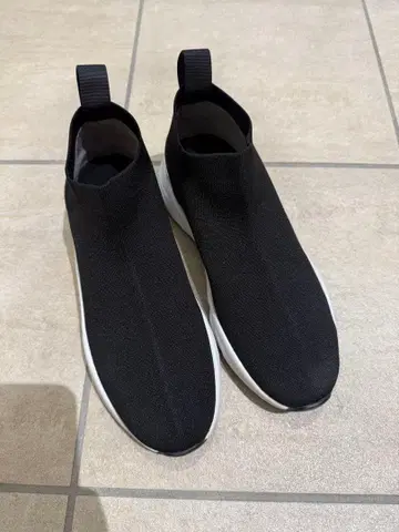 다이애나 스니커즈