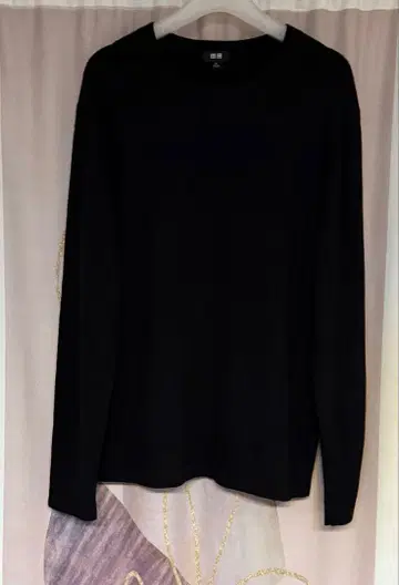 유니클로 캐시미어 100% 크루넥 니트 블랙