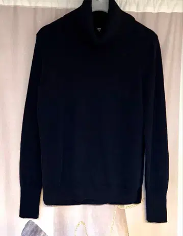 유니클로 캐시미어 100% 리브 터틀넥 니트 네이비