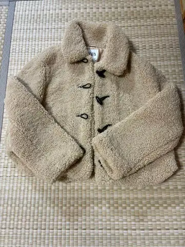 ZARA 베이지 보아 숏코트