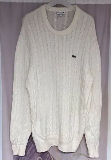 라코스테 클래식 핏 원 포인트 양모 케이블 니트 아이보리
