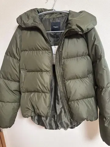 Theory 후드 부착 다운 자켓 카키