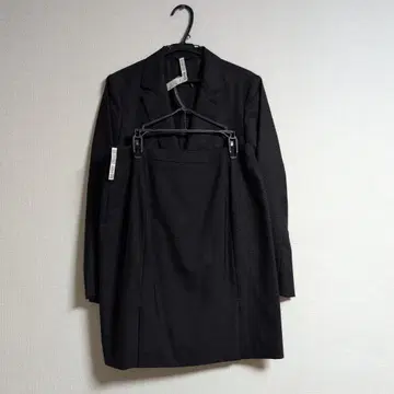 HILTON 블랙 스커트 수트