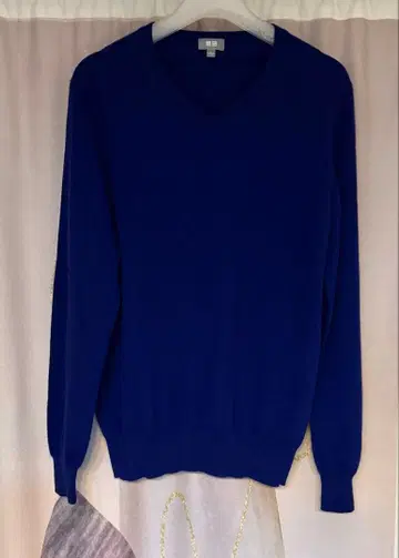 유니클로 캐시미어 100% V넥 니트 블루