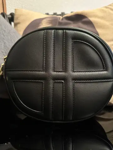 patou 블랙 원형 숄더백