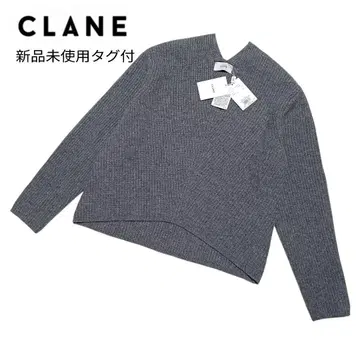 [ 미사용 새상품 택 포함 ] 클라네 V넥 백드롭 니트 그레이 사이즈 2