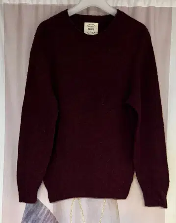 쉽스 별주 할리 오브 스코틀랜드 크루넥 니트 와인 레드