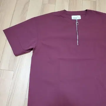 새상품급 인플루언서 토시 x anown 한정판 콜라보 하프 지퍼 T셔츠