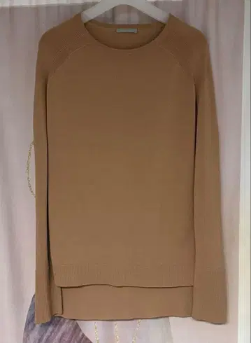 띠어리 럭스 Suffork Cassel 레이온 케이프 니트 베이지