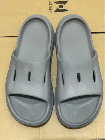 호카오네오네 리커버리 샌들 27cm