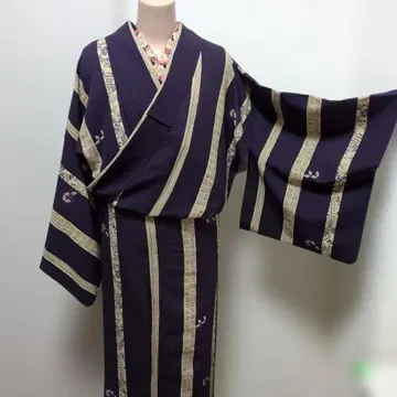 보라색 스트라이프 패턴 코몬 세탁 가능한 기모노