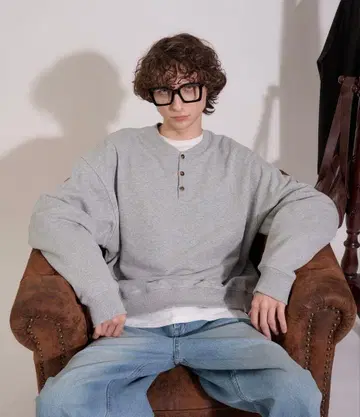 Regen Glanz 헨리넥 맨투맨 그레이 M 사이즈