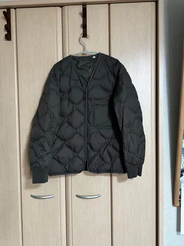 유니클로 리사이클 다운 자켓 M 사이즈