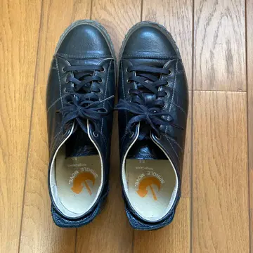 SPINGLE MOVE 블랙 스니커즈 SS23.5cm