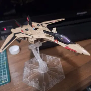 HG 마크로스 플러스 YF-19