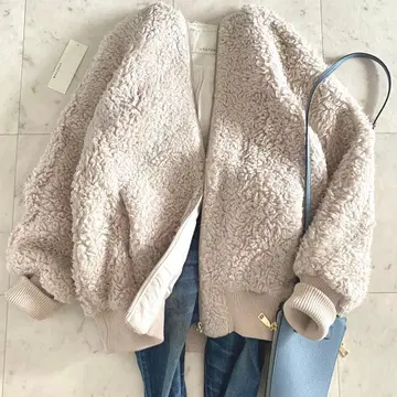 새상품급 앙크레이브 uncrave 컬리 보아 숏코트 베이지 F