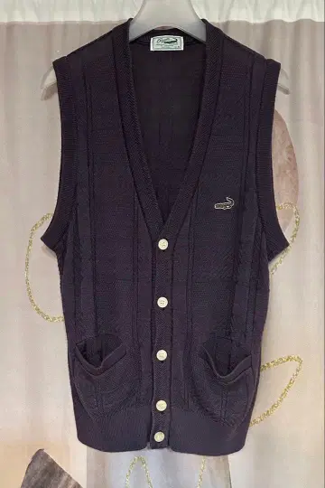 크로커다일 90s 쉘 버튼 린넨 케이블 니트 베스트 퍼플