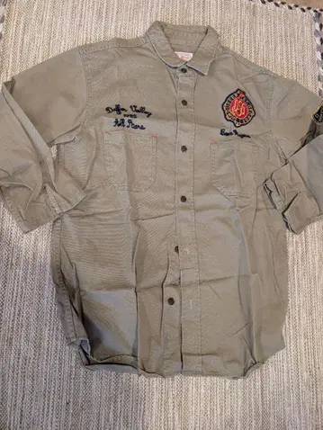 Duffer 자수 긴팔 셔츠 카키