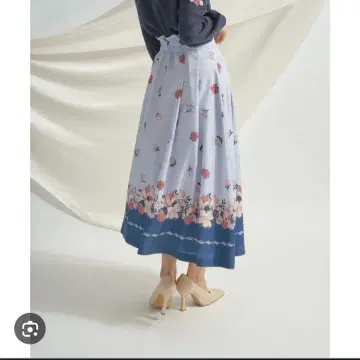 GRACE CONTINENTAL 부케 스카프 프린트 스커트