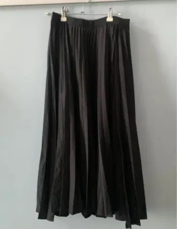 Theory UNIQLO 블랙 플리츠 롱 스커트 랩 스커트 스타일