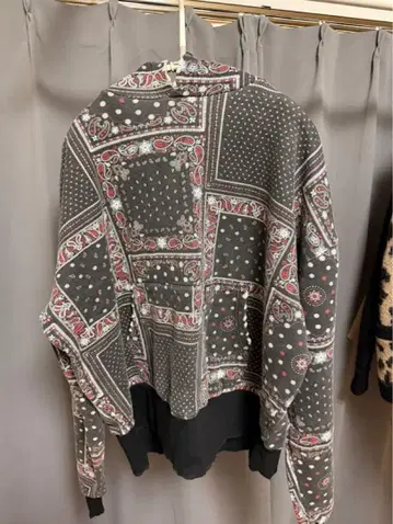 ROGIC rogic 후드티 페이즐리