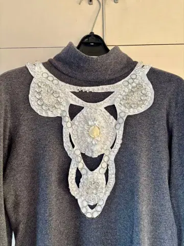 비즈 목걸이 탈착식 옷깃