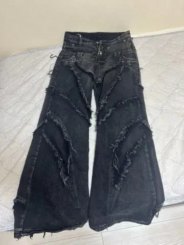 COZY WORLDWIDE BAGGY FLARE JEANS