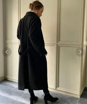 가슴 포켓 라지 칼라 롱 코트 블랙