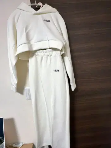 MURUA 무루아 셋업 스커트 상의