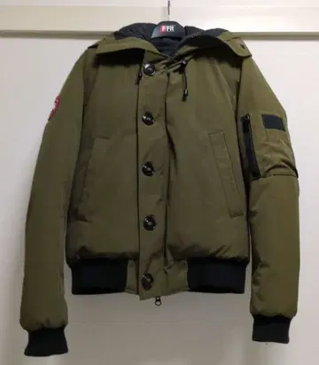 Canada Goose 다운 자켓 올리브