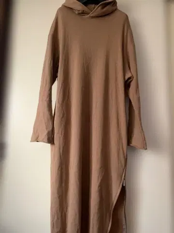 Americana 후드 부착 브라운 롱 원피스