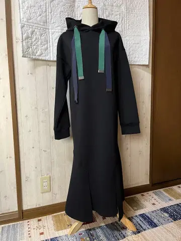 UN3D. 머메이드 맨투맨 원피스 블랙 맥시