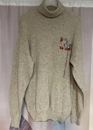 디즈니 아이스버그 톰과 제리 자수 램스울 터틀넥 니트