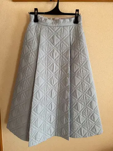 아푸와이저 리셰 퀼팅 플레어 스커트